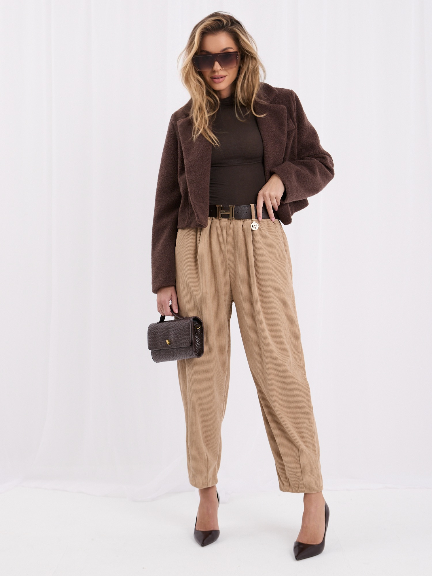 RUE PARIS Kamelové kordové kalhoty typu mom fit.