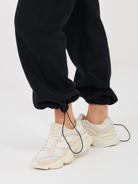 Czarne dresowe spodnie z kieszeniami NATURAL SIDE