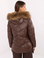 Brązowa pikowana kurtka z kapturem