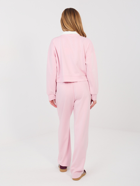 Pastelowy różowy dresowy komplet z krótką bluzą