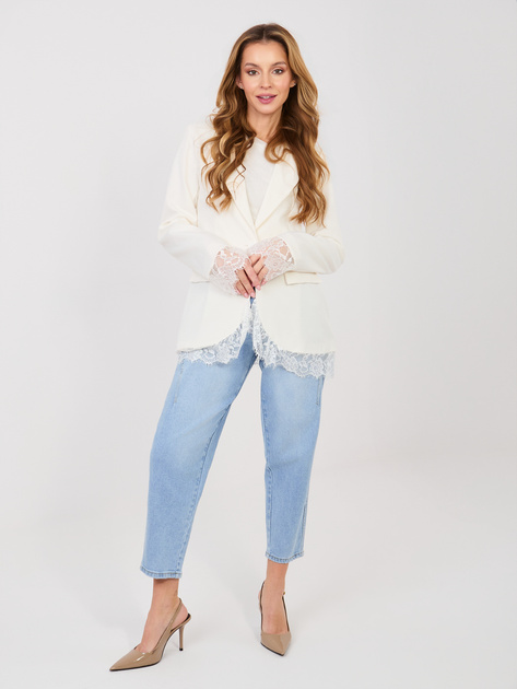 Ecru damska marynarka z zapięciem na guzik