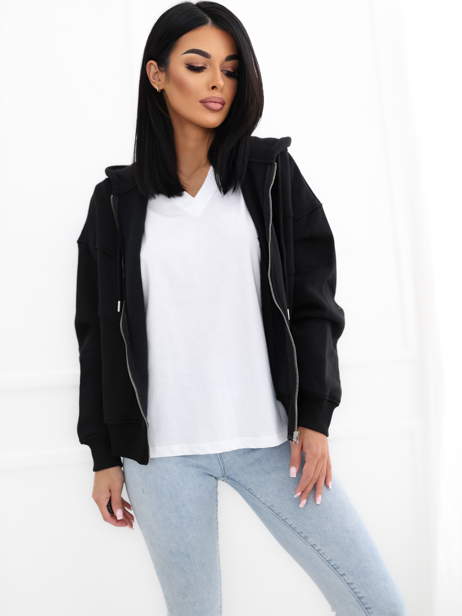 Czarna damska bluza basic z kapturem 