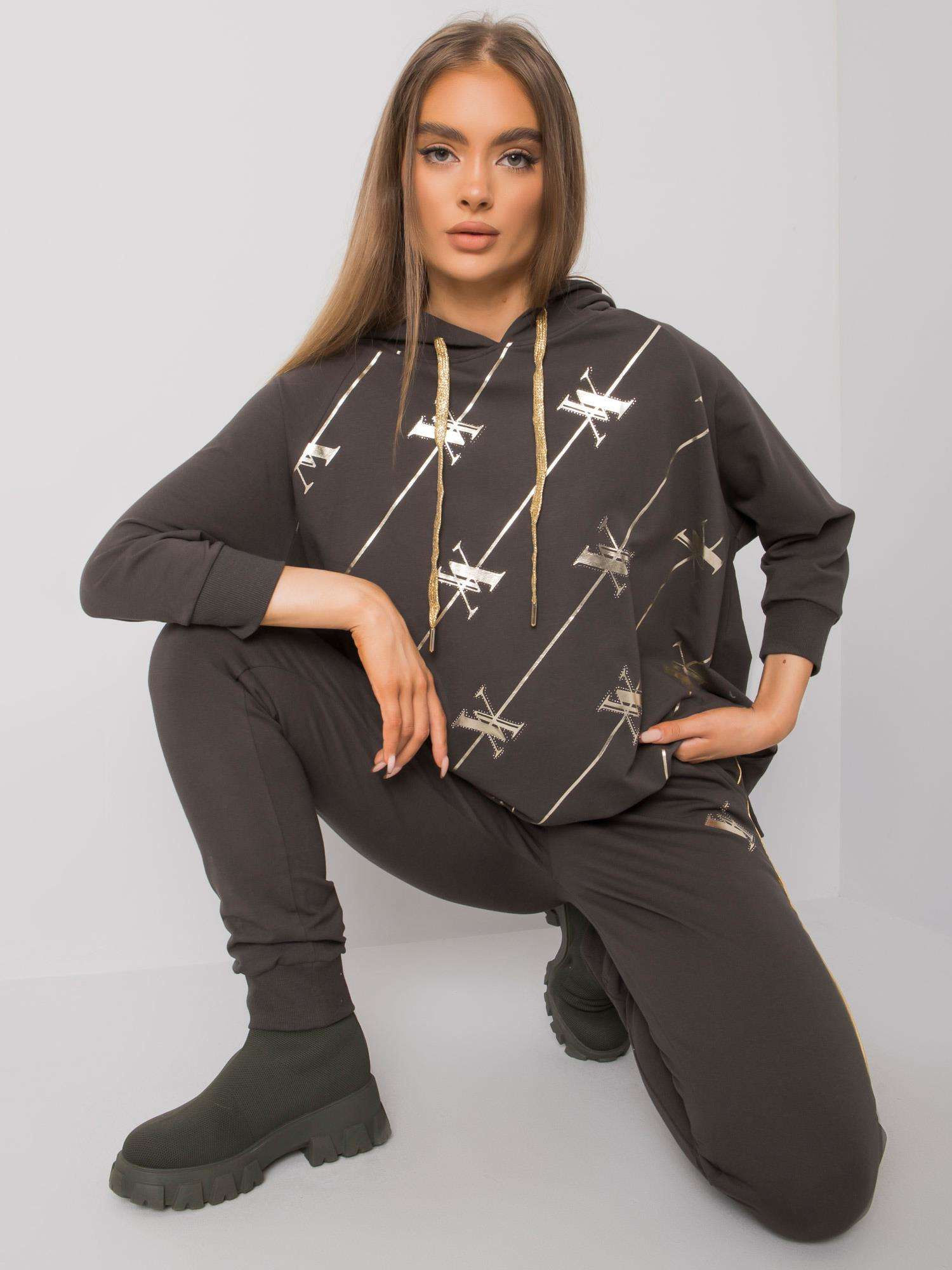 Dunkles Khaki-Zweiteiler-Set mit Cliffton-Print.