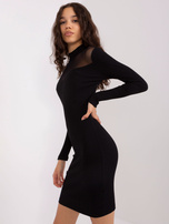 Hurt Czarna sukienka z siateczkowym dekoltem BASIC FEEL GOOD