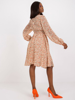 Beżowa sukienka z printami w kwiatki ZULUNA