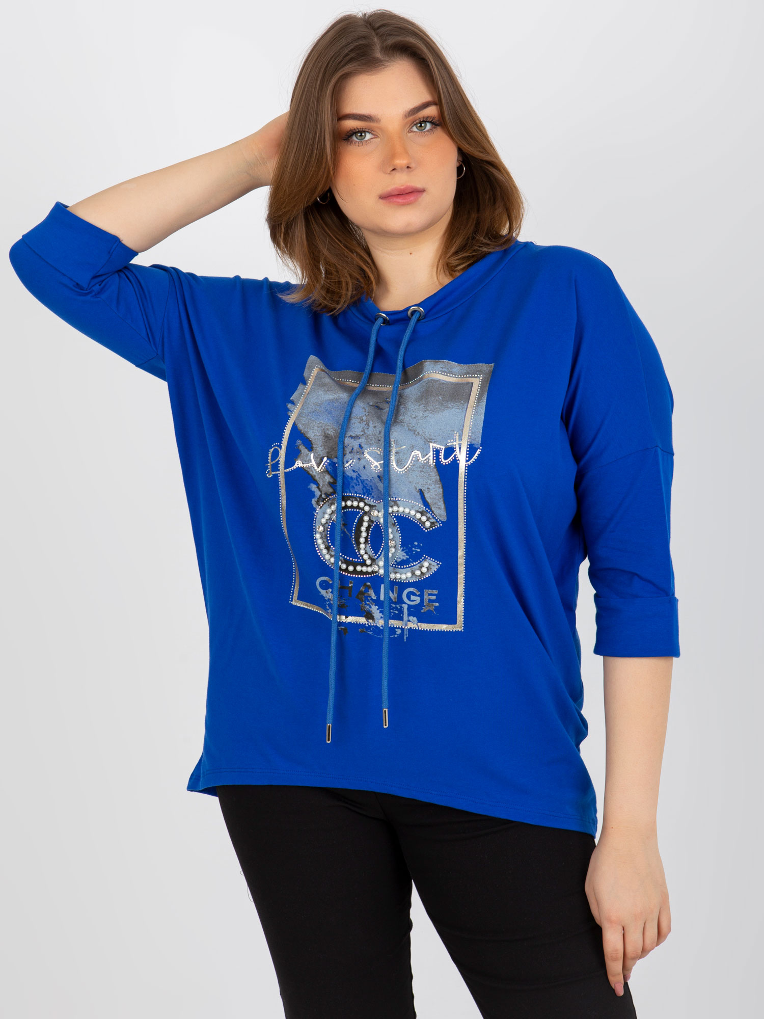 Ciemnoniebieska bluzka plus size z aplikacją