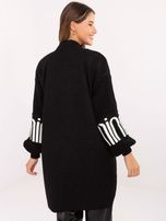 Czarny damski kardigan z napisami na rękawach