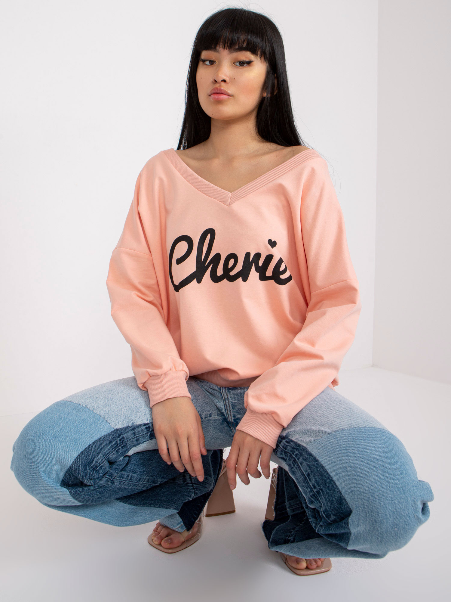 Pale pink oversized sweatshirt with print 