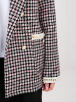 Czarno-różowa tweedowa marynarka z perełkami 