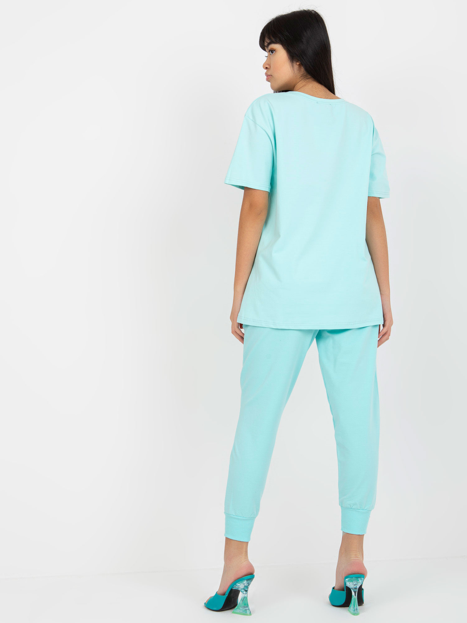 Miętowy luźny t-shirt z nadrukiem