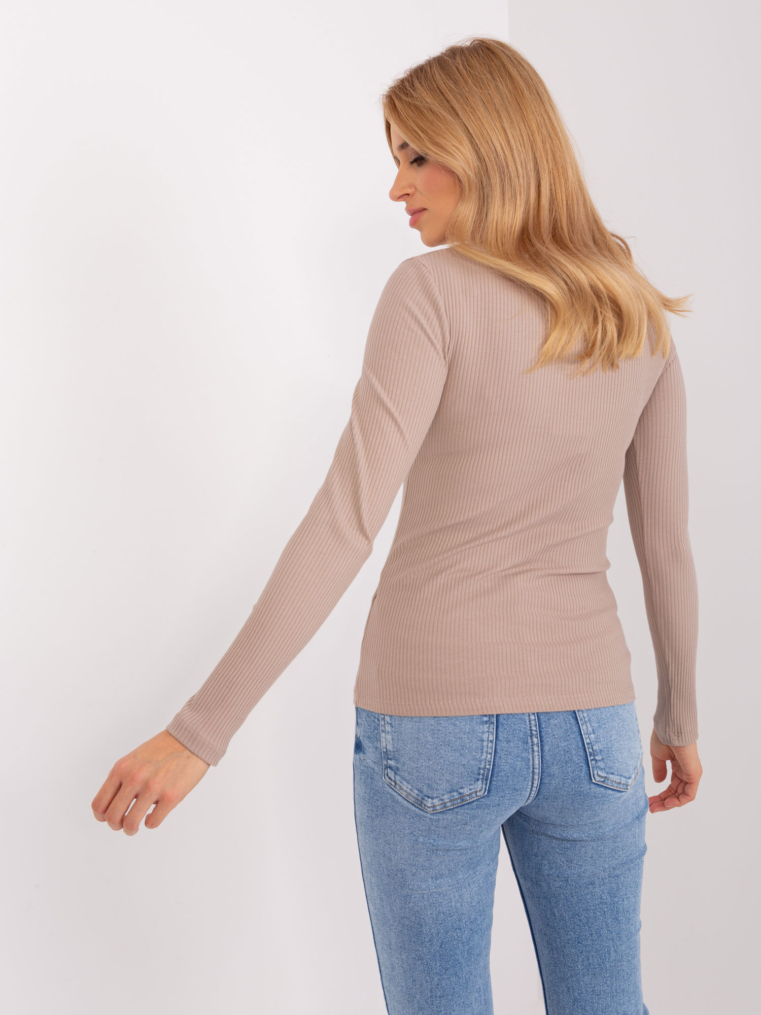 Ciemnobeżowa bluzka longsleeve z kieszonką