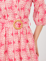 Koralowa wzorzysta sukienka z bufiastym rękawem SUBLEVEL 