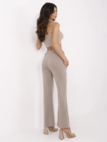 Ciemnobeżowe dresowe spodnie z przeszyciami