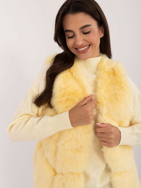 Hurtownia Jasnożółta futrzana kamizelka z podszewką