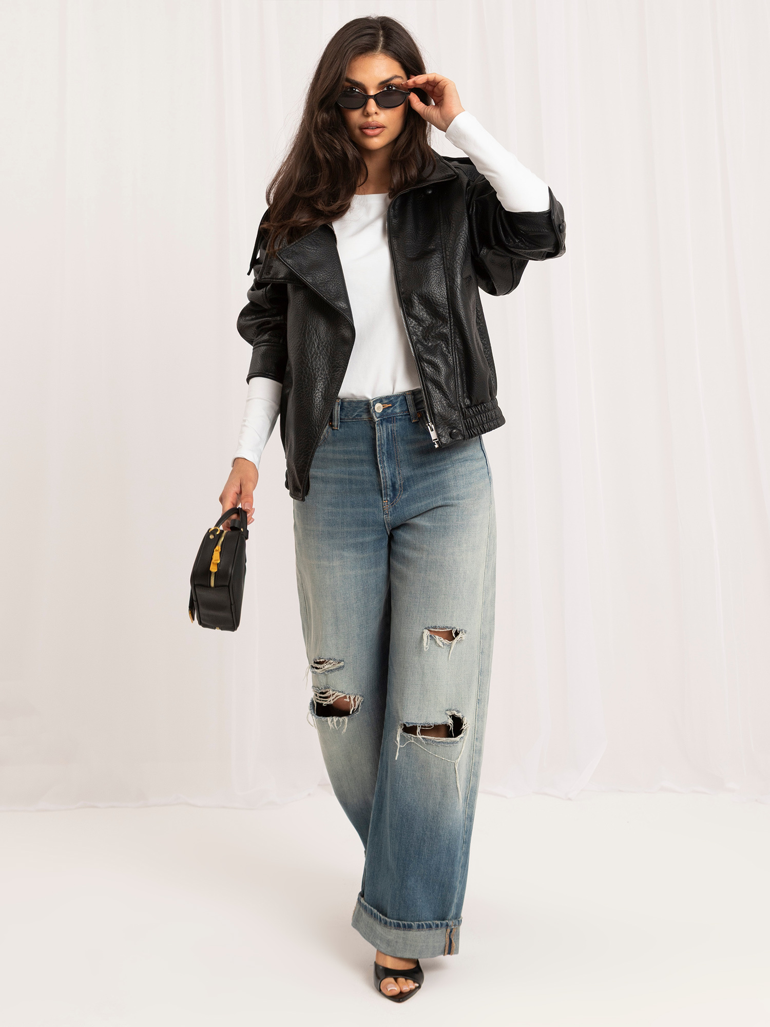Biały longsleeve basic z okrągłym dekoltem RUE PARIS 