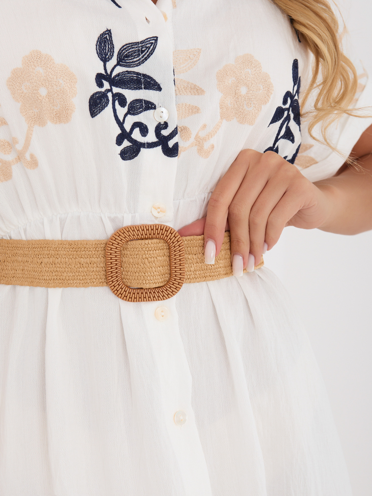 Granatowa midi sukienka z krótkim rękawem