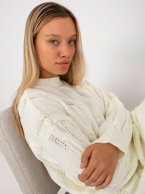 Hurtownia Ecru mini sukienka dzianinowa ze stójką RUE PARIS