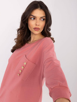 Hurtownia Brudnoróżowa bluzka oversize z kieszenią