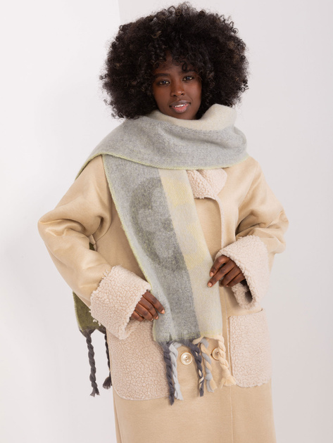 Hurtownia Jasnozielony długi szal z frędzlami