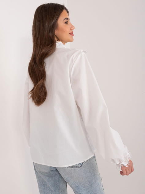 Hurtownia Biała elegancka koszula z falbaną