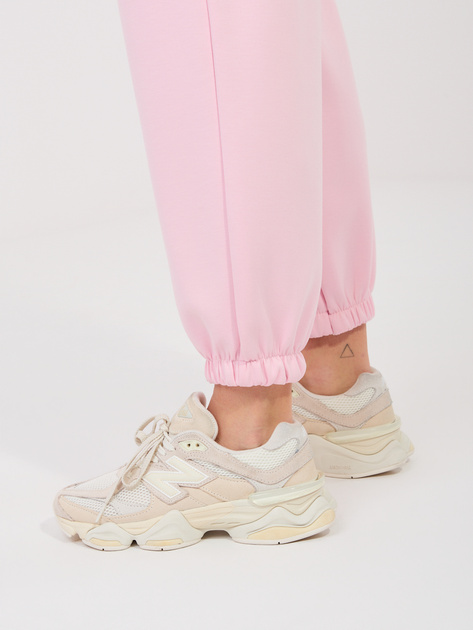 Pastelowy różowy z poduszkami na ramionach RUE PARIS