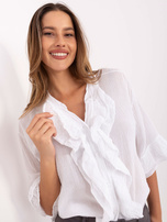 Biała luźna koszula w stylu boho 