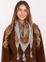 Jasnoszara damska chusta z frędzlami