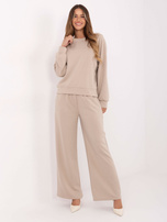 Beżowy dwuczęściowy komplet w jednolitym kolorze