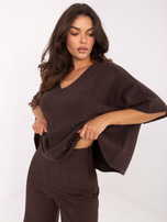 Ciemnobrązowy sweter nietoperz z dekoltem V