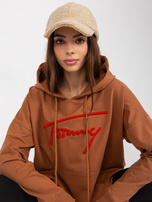 Hurt Jasnobrązowa długa bluza kangurka z naszywką i kapturem 