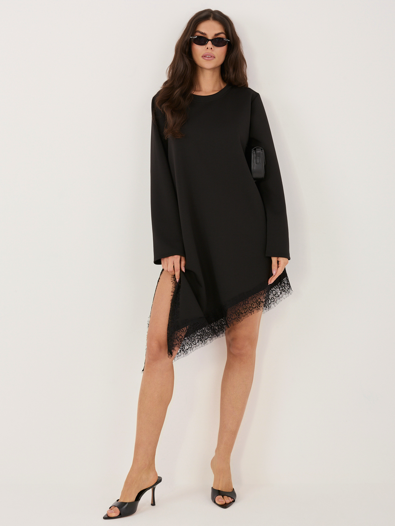 Czarna asymetryczna sukienka z koronką OCH BELLA 
