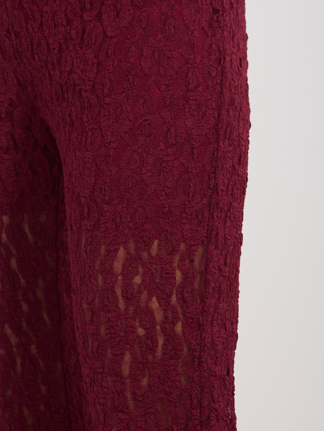 Burgundowe koronkowe spodnie z gumką w pasie