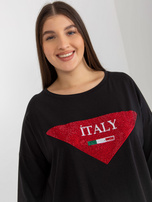 Hurtownia Czarna bluzka plus size z aplikacja i nadrukiem