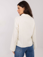 Jasnobeżowa rozpinana koszula ze sztruksu