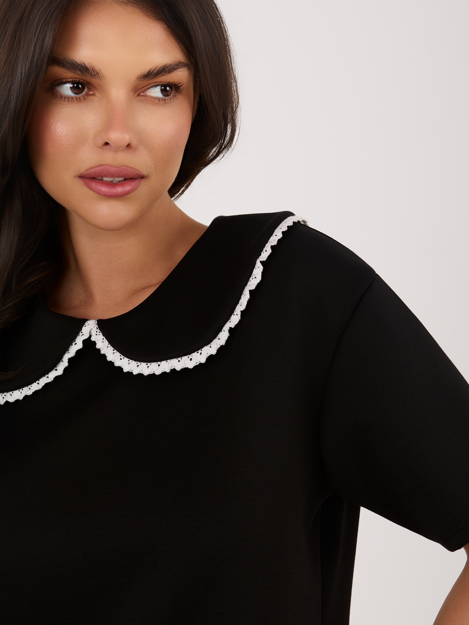 Czarna wizytowa bluzka z kołnierzykiem