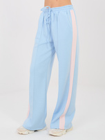 Pastelowy niebieski komplet z szerokimi spodniami RUE PARIS