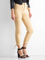 Beige Vintage-Hosen.