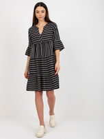 Hurt Czarna luźna sukienka w paski z dekoltem V SUBLEVEL