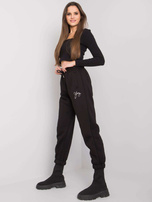 Czarne spodnie dresowe z napisem Lily 