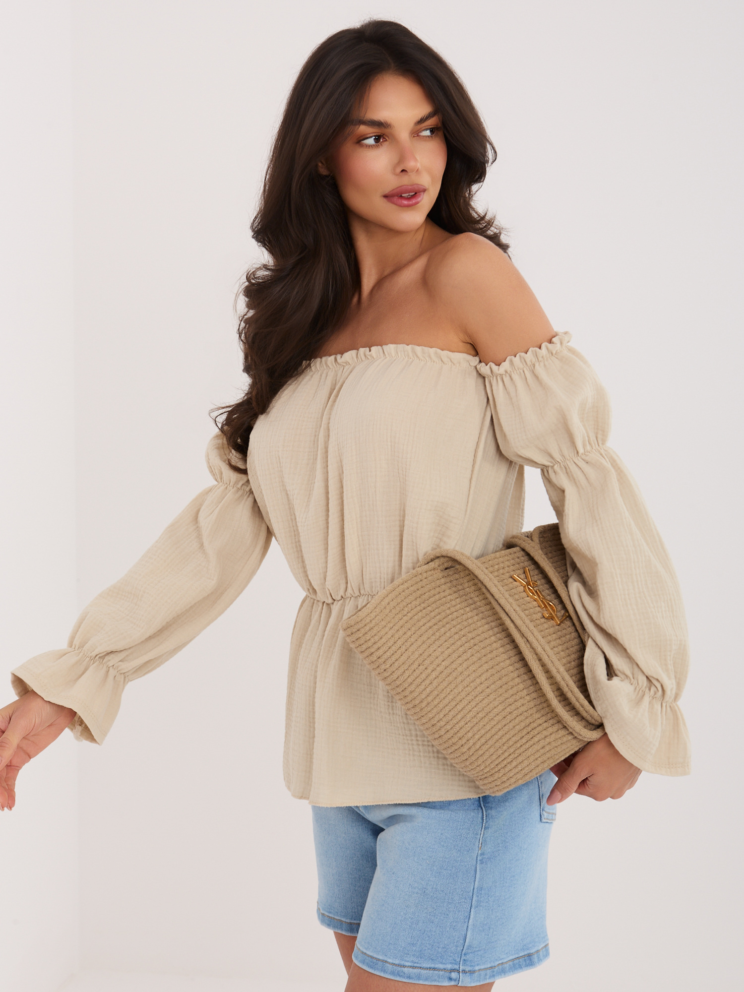 Beżowa muślinowa bluzka hiszpanka z bawełny