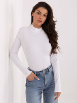 Biała prążkowana bluzka z naszywką na plecach 