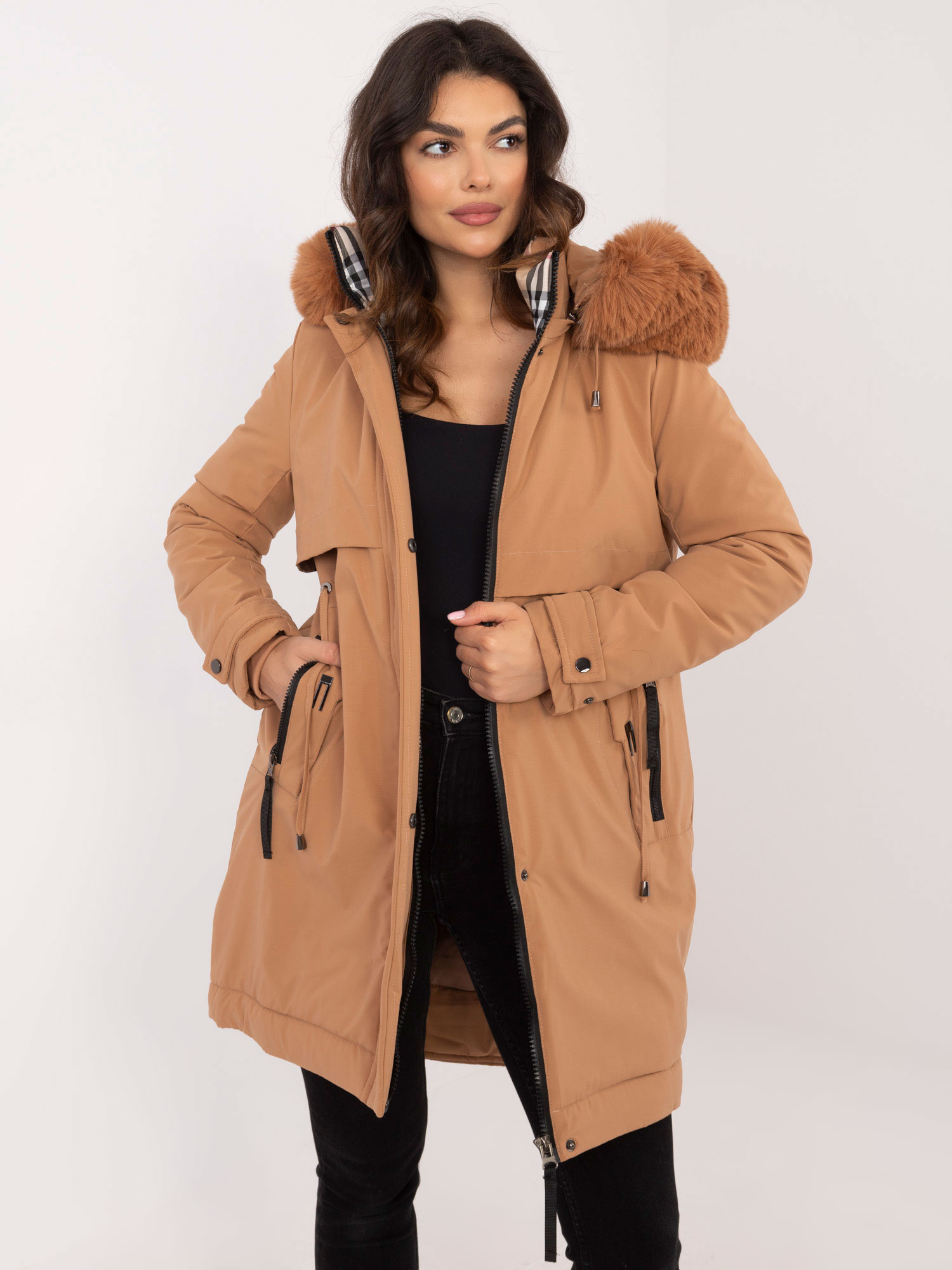 Hurtownia Camelowa zimowa kurtka parka z futerkiem