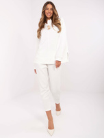 Hurt Ecru damska bluza z kapturem i złotymi broszkami