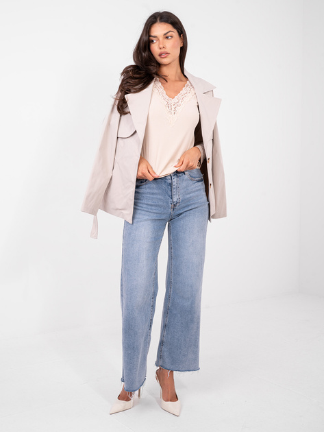 Beżowa prążkowana bluzka z koronką