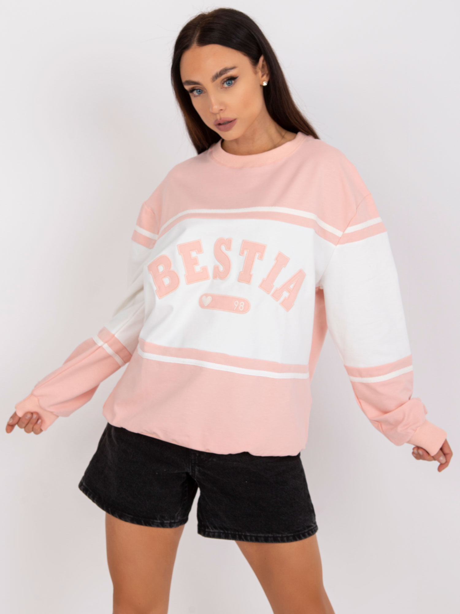 Brzoskwiniowa bluza dresowa oversize bez kaptura 