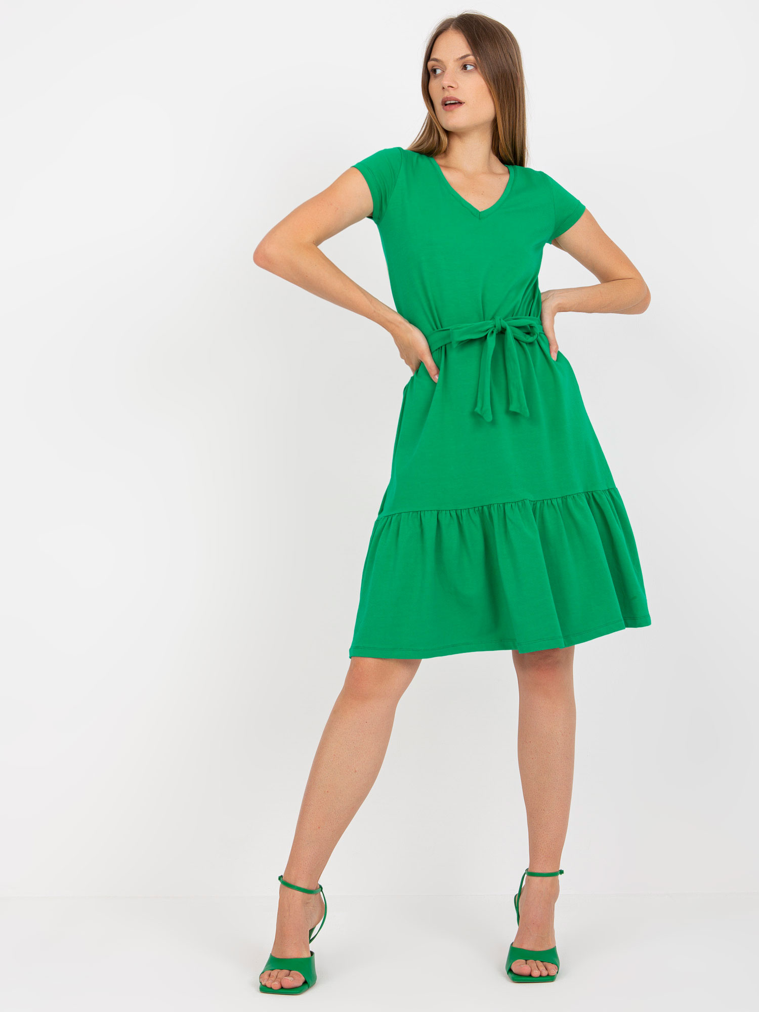 Großhandel Grüne Basic-Kleid mit Bindung RUE PARIS.
