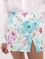 Minz-ecru Rock-Shorts mit Gummibund.