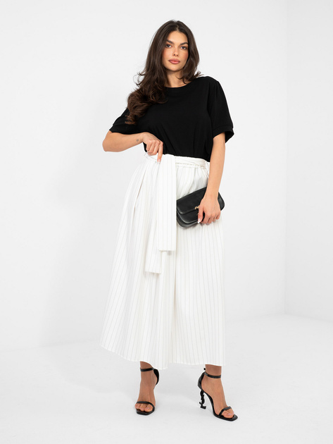 Ecru midi spódnica z kieszeniami