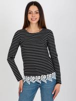 Hurtownia Czarna damska bluzka w paski z koronką