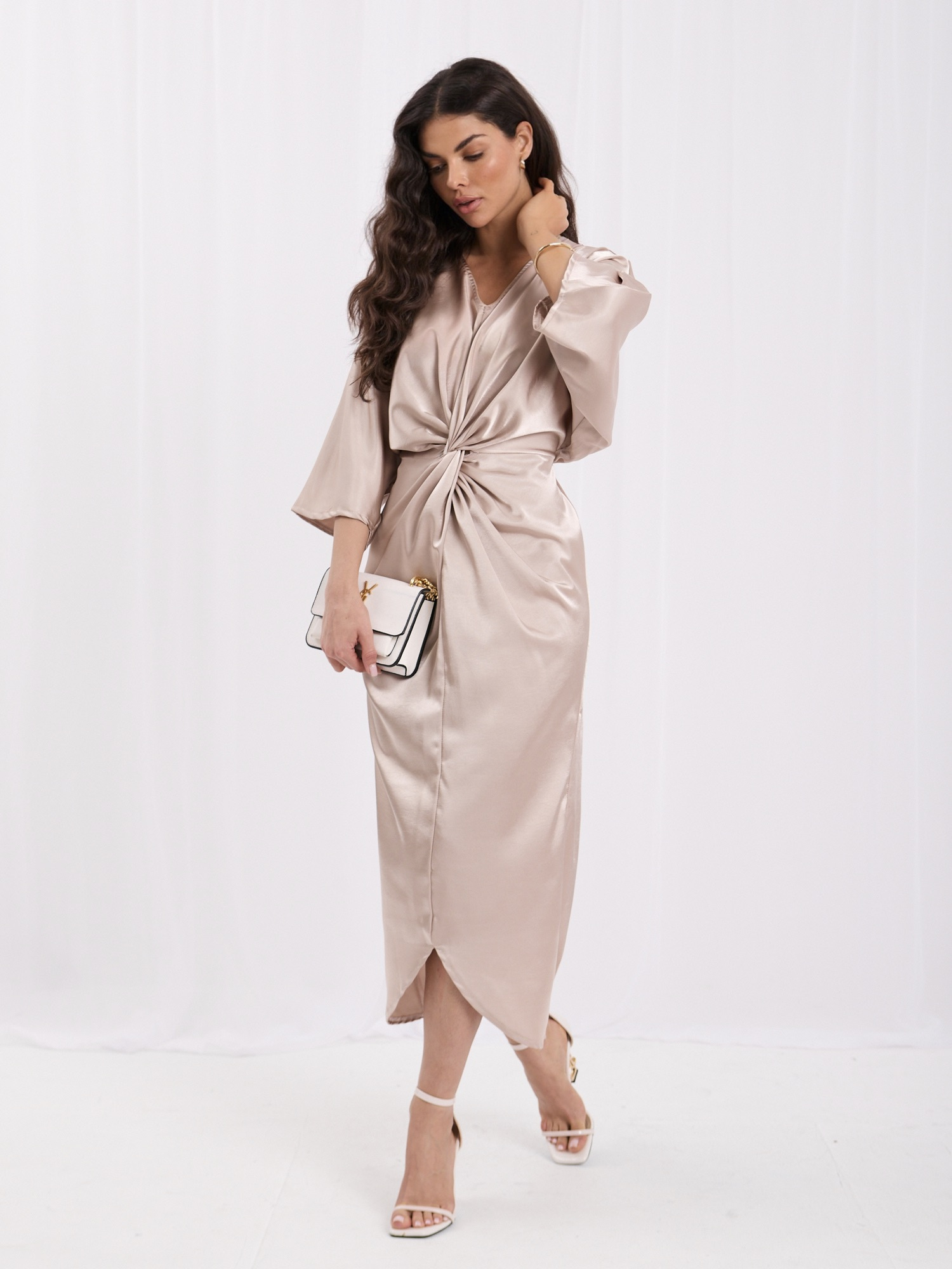 Beige kimono dress with weave RUE PARIS.